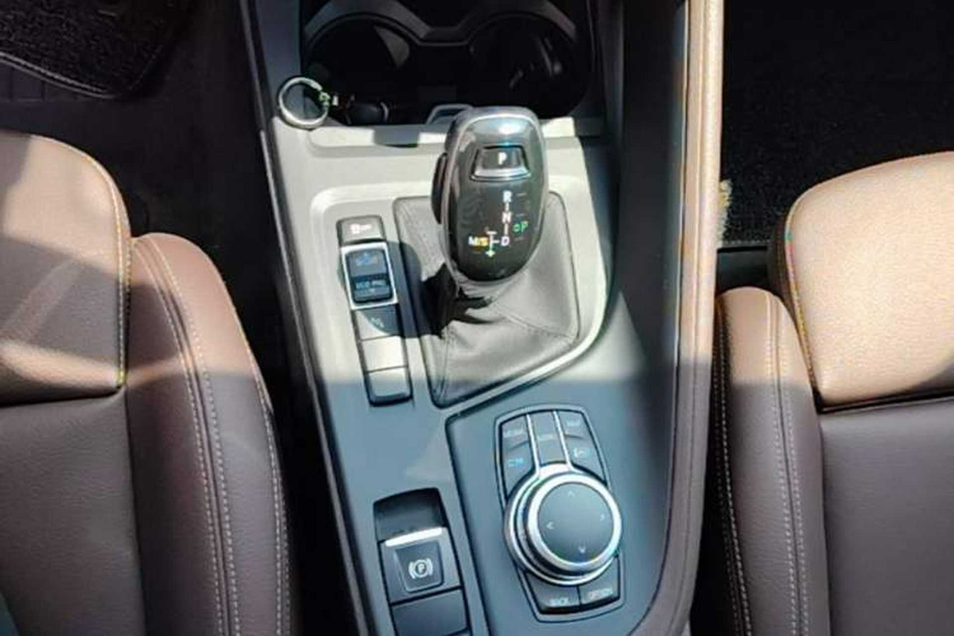 Used BMW X1 2022 sDrive25Li Leading Model Gear Lever