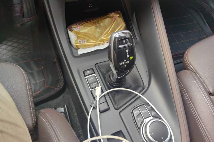 Used BMW X1 2022 sDrive25Li Leading Model Gear Lever