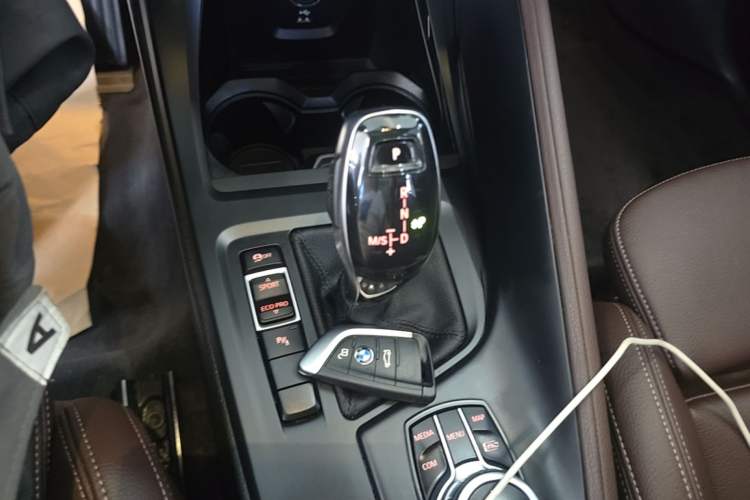Used BMW X1 2022 sDrive25Li Leading Model Gear Lever