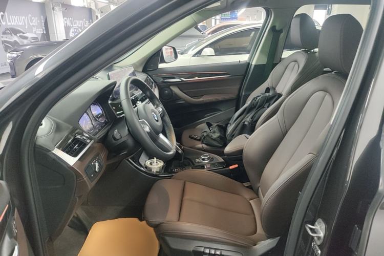 Used BMW X1 2022 Updated xDrive25Li Premium Edition Left Front Seat