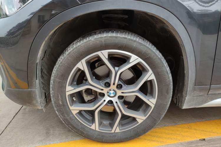 Used BMW X1 2022 sDrive20Li Fashion Model Left Front Wheel Hub