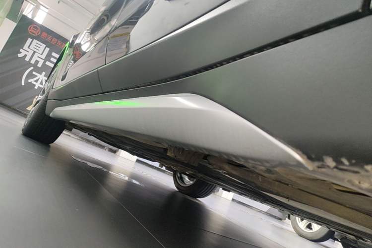 Used BMW X1 2022 Updated xDrive25Li Premium Edition Left Side Sill