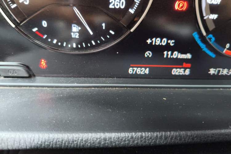 Used BMW X1 2022 sDrive20Li Fashion Model Odometer Close Up