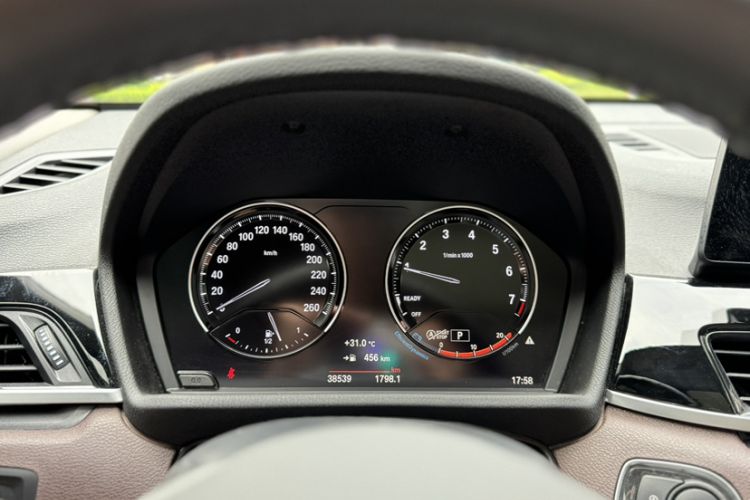 Used BMW X1 2022 sDrive20Li Fashion Model Odometer Close Up