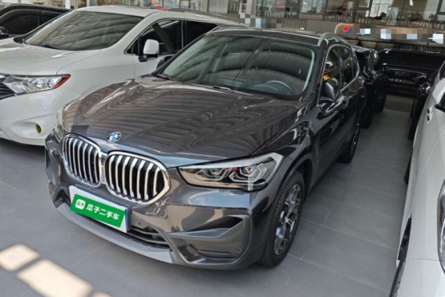 BMW X1 2022 sDrive25Li Leading Model с пробегом