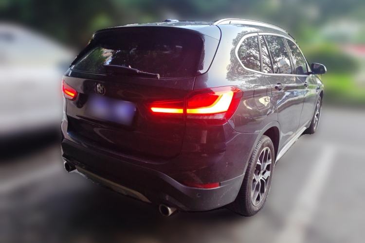 Used BMW X1 2022 sDrive20Li Fashion Model Rear Right 45 Deg