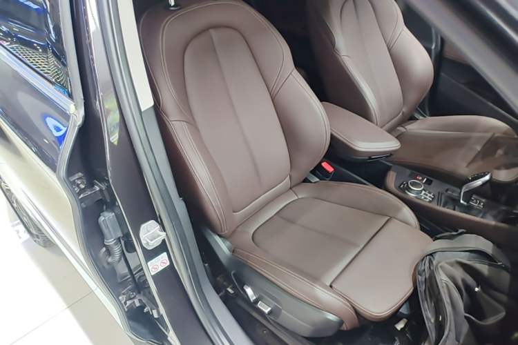 Used BMW X1 2022 sDrive25Li Leading Model Right Front Seat