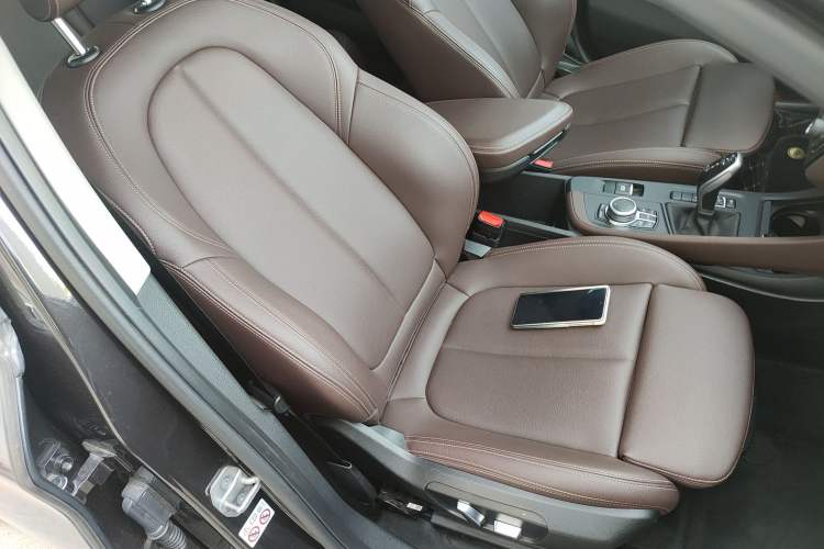 Used BMW X1 2022 sDrive25Li Leading Model Right Front Seat