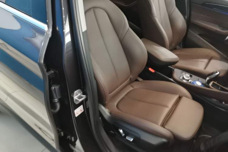 Used BMW X1 2022 sDrive25Li Leading Model Right Front Seat