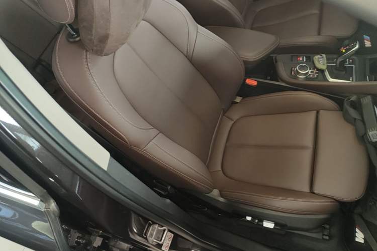 Used BMW X1 2022 sDrive25Li Leading Model Right Front Seat