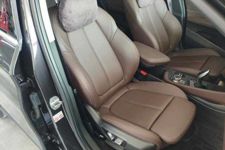Used BMW X1 2022 sDrive25Li Leading Model Right Front Seat