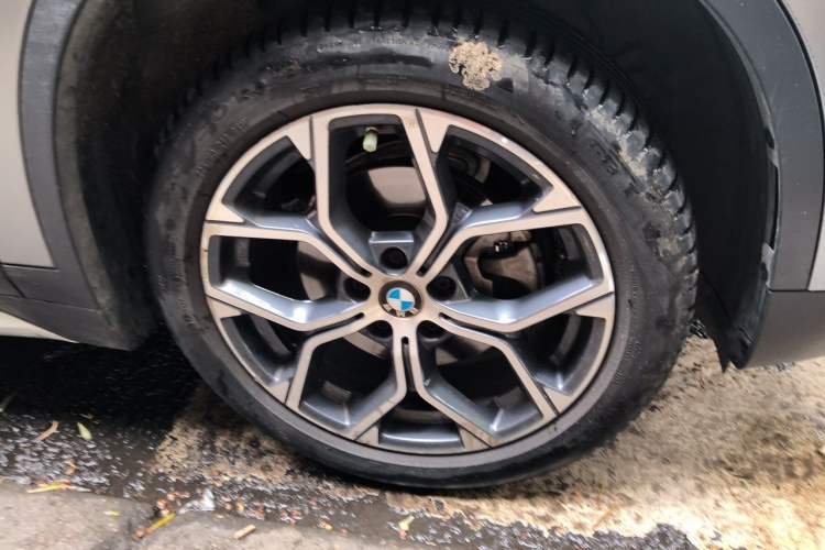 Used BMW X1 2022 sDrive20Li Fashion Model Right Front Wheel Hub