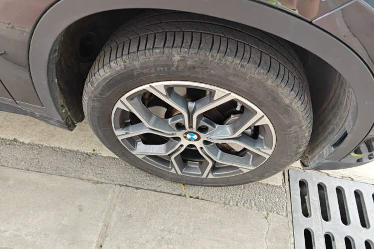Used BMW X1 2022 sDrive25Li Leading Model Right Front Wheel Hub