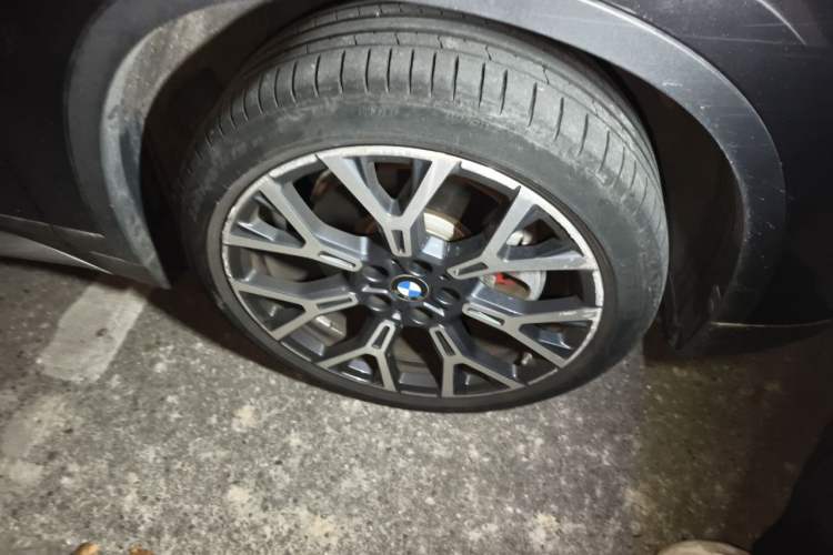 Used BMW X1 2022 Updated xDrive25Li Premium Edition Right Front Wheel Hub