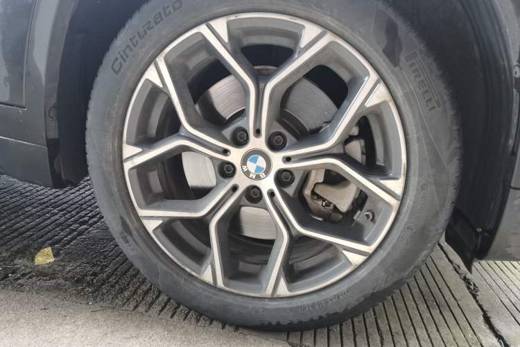 Used BMW X1 2022 sDrive25Li Leading Model Right Front Wheel Hub