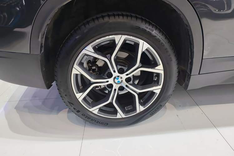 Used BMW X1 2022 sDrive25Li Leading Model Right Rear Wheel Hub