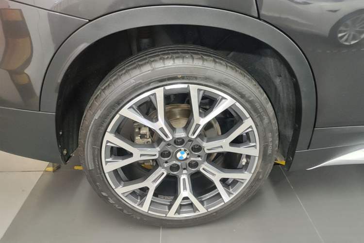 Used BMW X1 2022 Updated xDrive25Li Premium Edition Right Rear Wheel Hub