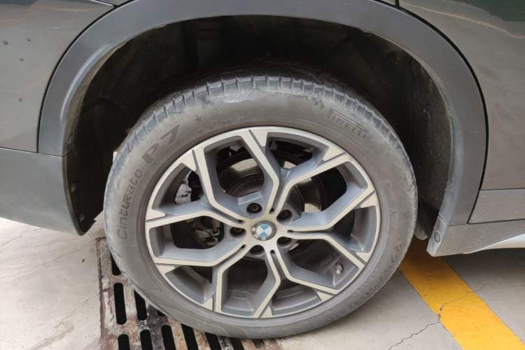 Used BMW X1 2022 sDrive20Li Fashion Model Right Rear Wheel Hub