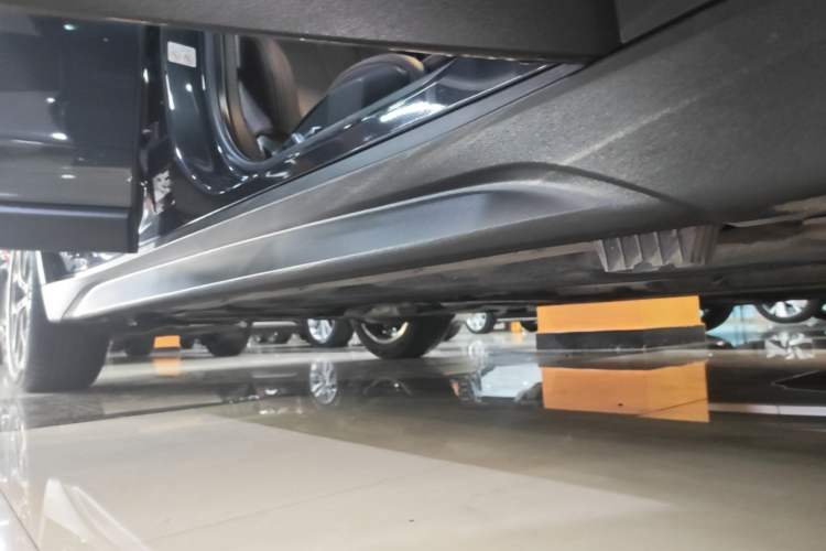 Used BMW X1 2022 sDrive25Li Leading Model Right Side Sill