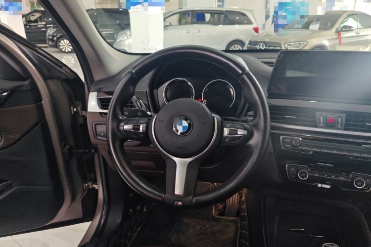 Used BMW X1 2022 sDrive25Li Leading Model Steering Wheel