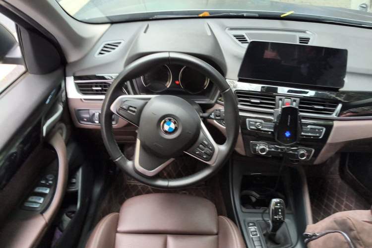 Used BMW X1 2022 sDrive20Li Fashion Model Steering Wheel