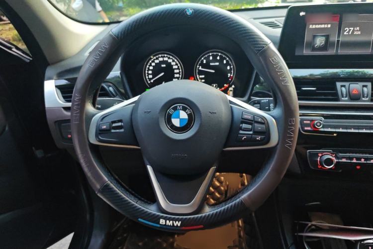 Used BMW X1 2022 sDrive20Li Fashion Model Steering Wheel