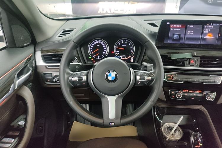 Used BMW X1 2022 Updated xDrive25Li Premium Edition Steering Wheel