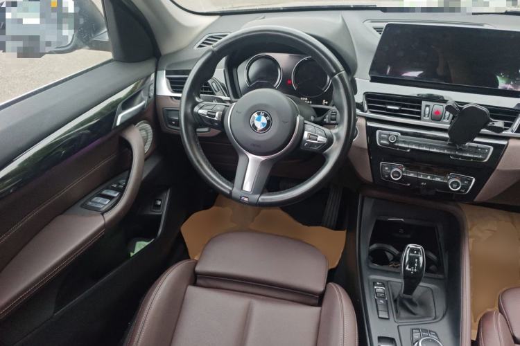 Used BMW X1 2022 sDrive25Li Leading Model Steering Wheel
