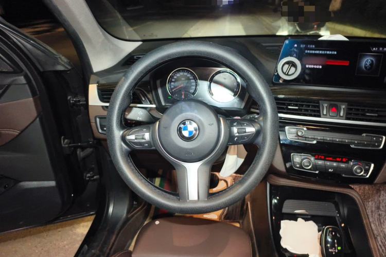 Used BMW X1 2022 Updated xDrive25Li Premium Edition Steering Wheel