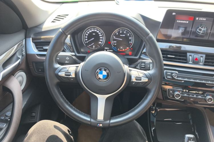 Used BMW X1 2022 xDrive25Li Luxury Model Steering Wheel