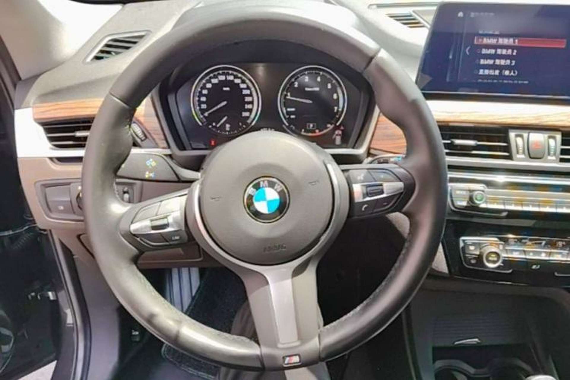 Used BMW X1 2022 sDrive25Li Leading Model Steering Wheel