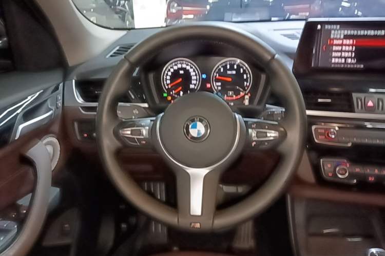 Used BMW X1 2022 sDrive25Li Leading Model Steering Wheel