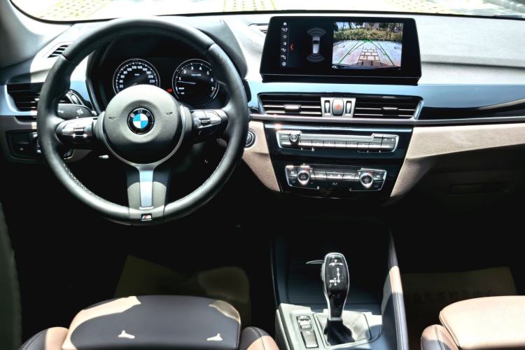 Used BMW X1 2022 sDrive25Li Leading Model Steering Wheel