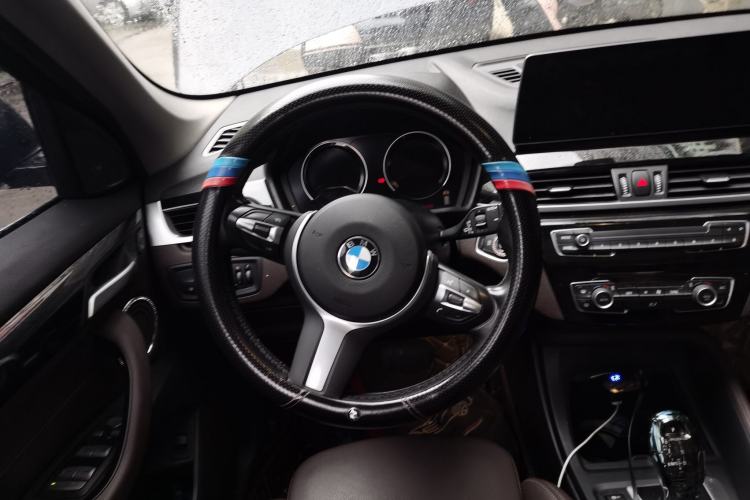 Used BMW X1 2022 sDrive25Li Leading Model Steering Wheel