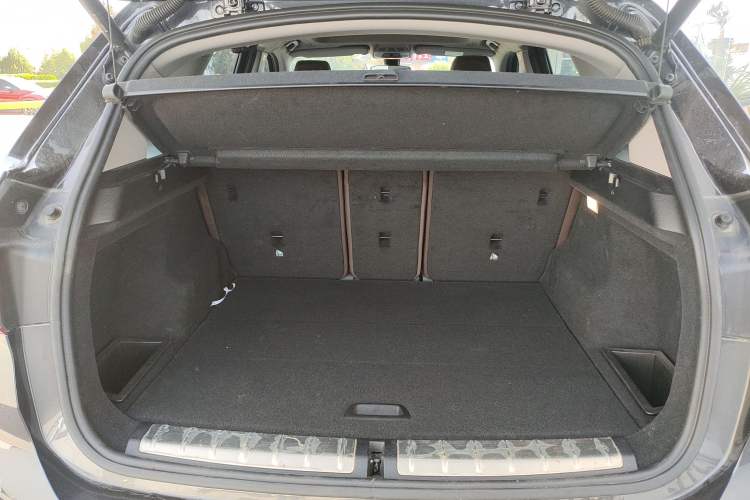 Used BMW X1 2022 sDrive25Li Leading Model Trunk