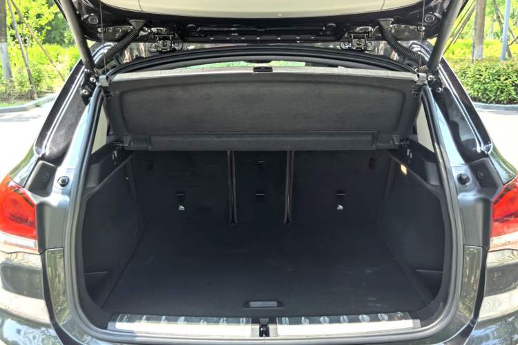 Used BMW X1 2022 sDrive25Li Leading Model Trunk