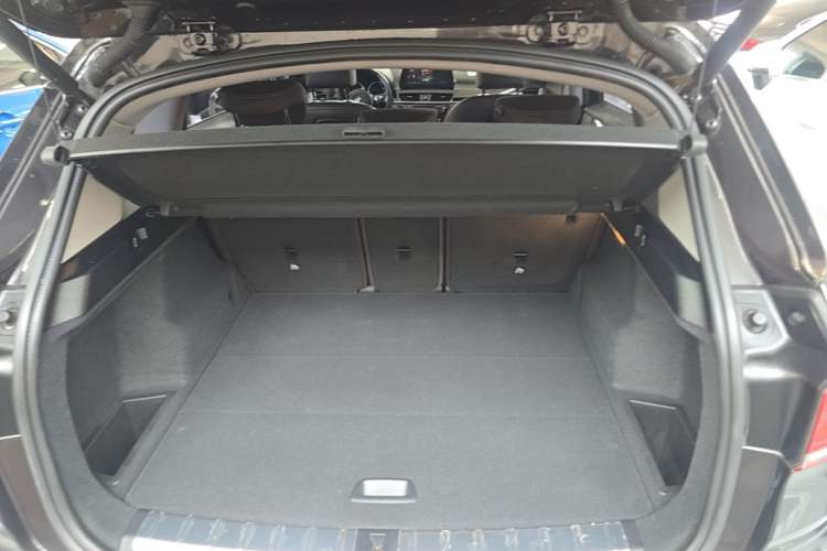 Used BMW X1 2022 sDrive25Li Leading Model Trunk