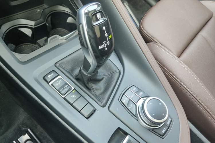 Used BMW X1 2022 sDrive25Li Leading Model Gear Lever