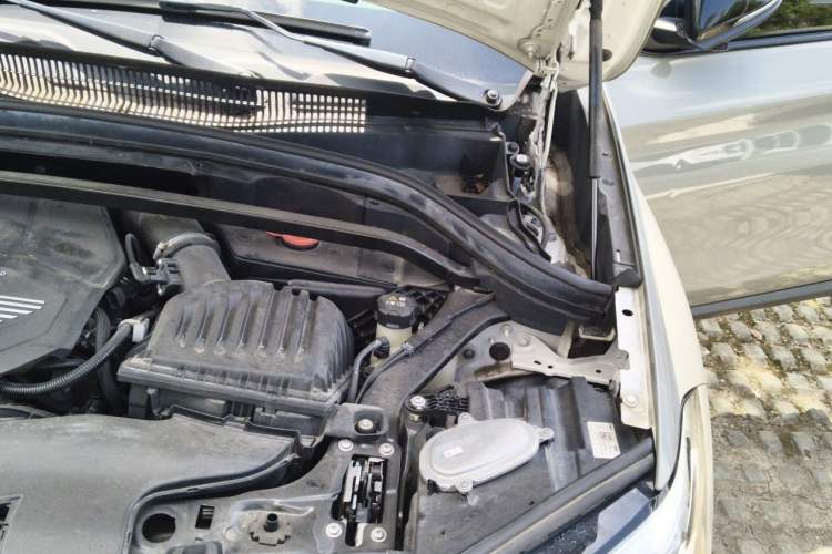 Used BMW X1 2022 sDrive20Li Fashion Model Engine Bay Left