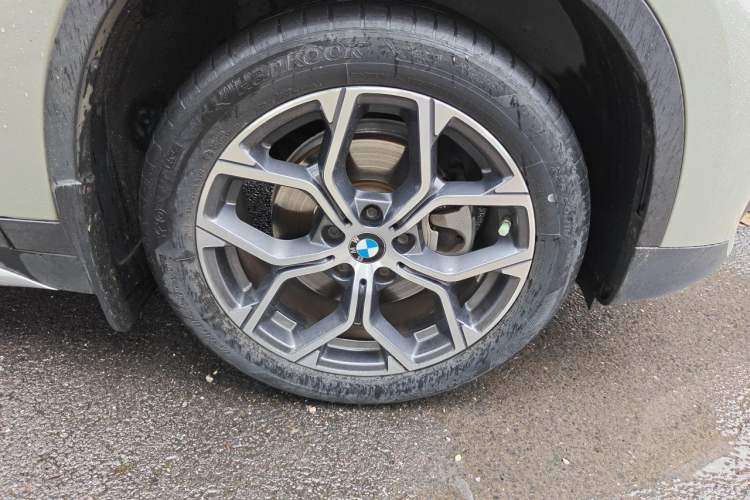 Used BMW X1 2022 sDrive20Li Fashion Model Right Front Wheel Hub