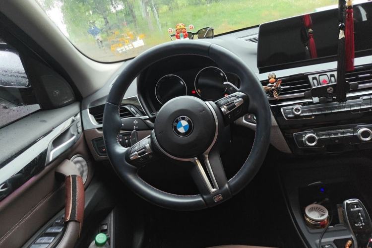 Used BMW X1 2022 sDrive20Li Fashion Model Steering Wheel