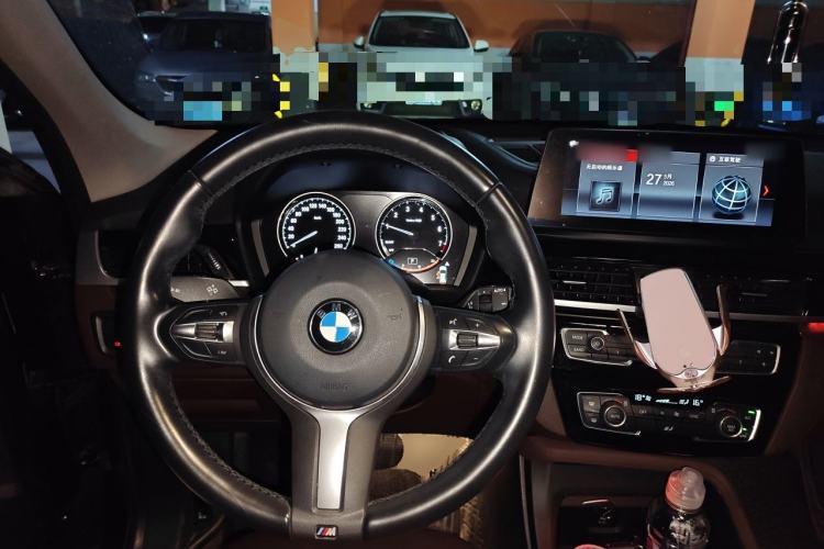 Used BMW X1 2022 sDrive25Li Leading Model Center Console