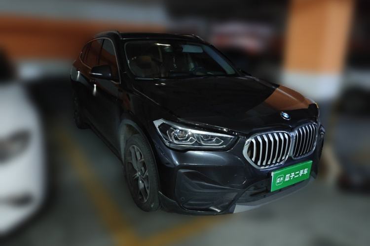 Used BMW X1 2022 sDrive25Li Leading Model Front Right 45 Deg