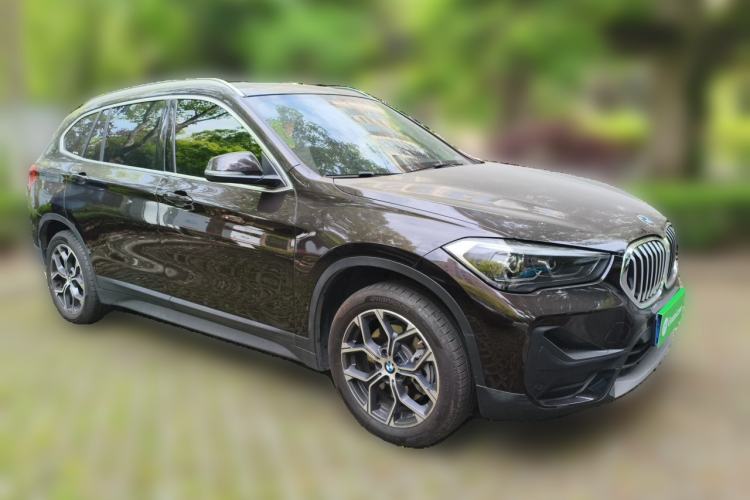 Used BMW X1 2022 sDrive25Li Leading Model Front Right 45 Deg