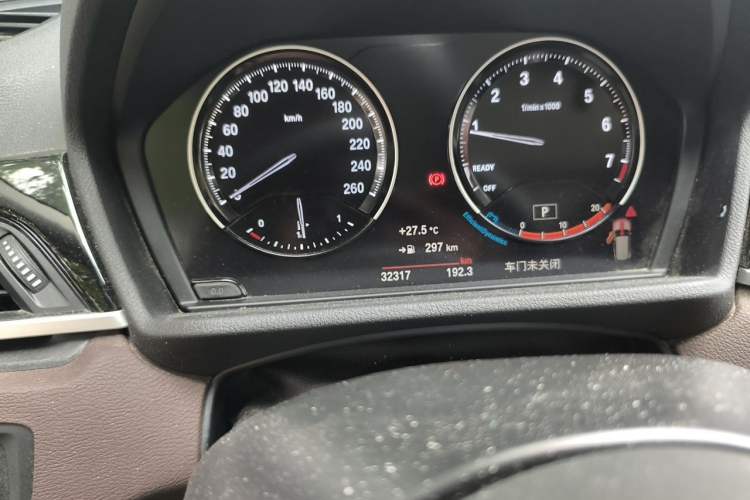 Used BMW X1 2022 sDrive25Li Leading Model Odometer Close Up