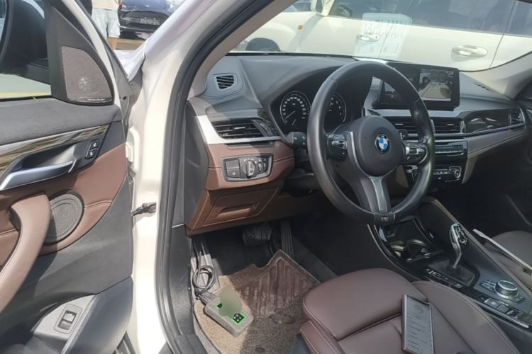 Used BMW X1 2022 Updated xDrive25Li Premium Edition Driver Seat