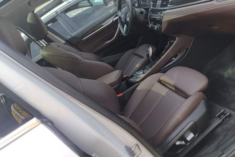 Used BMW X1 2022 Updated xDrive25Li Premium Edition Right Front Seat