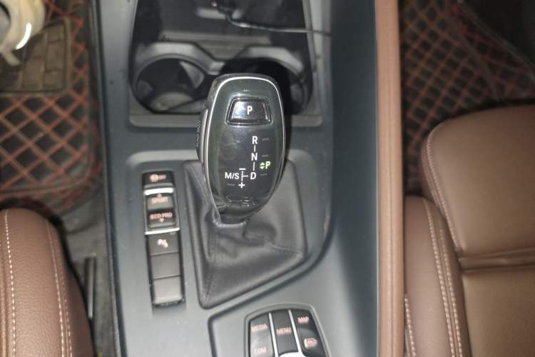 Used BMW X1 2022 sDrive25Li Leading Model Gear Lever