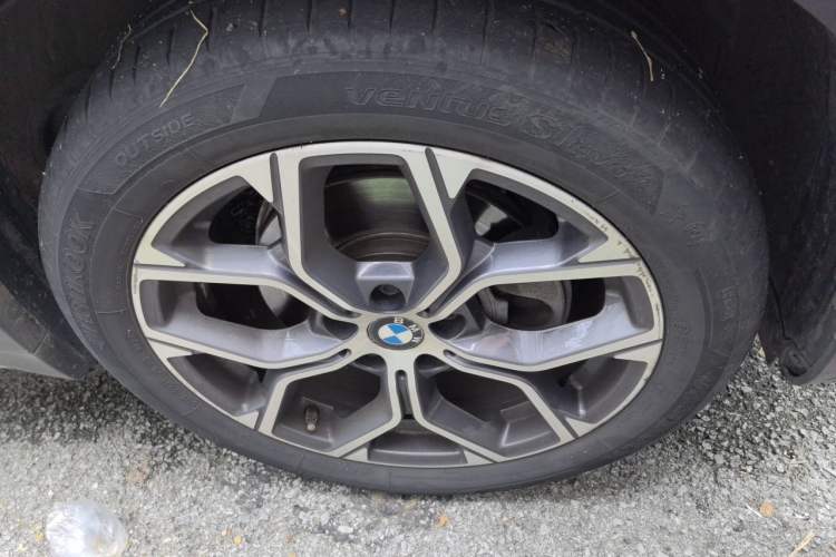 Used BMW X1 2022 sDrive20Li Fashion Model Right Front Wheel Hub