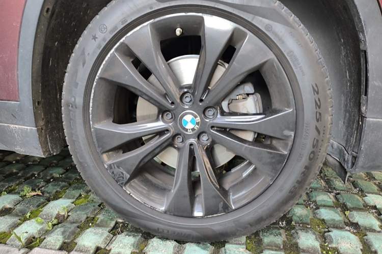Used BMW X1 2022 sDrive20Li Fashion Model Right Front Wheel Hub